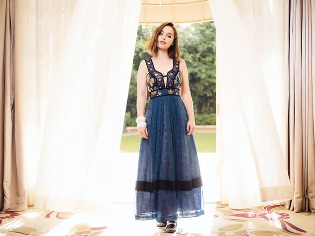 Емилија Кларк - прекрасна американска актерка 4K тапет