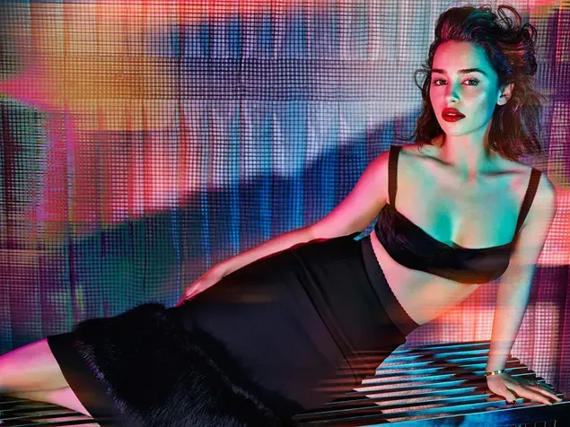 Emilia Clarke : Hot Figure In Black Dress download