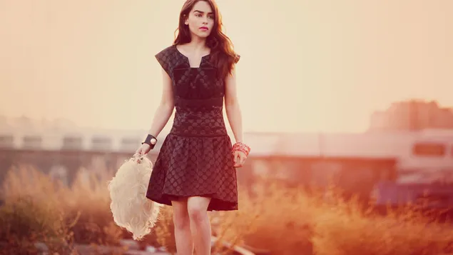 Hình nền Emilia Clarke - Vs. Tạp chí 2K