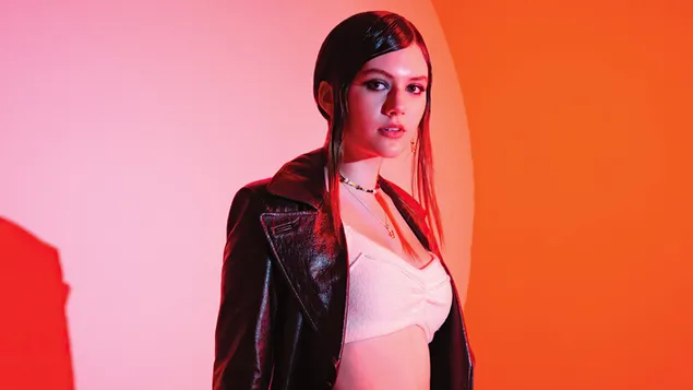 אמיליה ג'ונס | צילום מגזין להתהדר 4K טפט