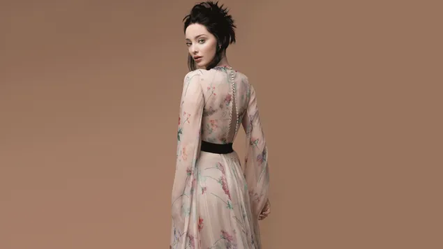Emma Dumont in lovely long dress 4K wallpaper