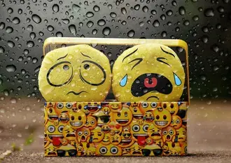 emoji box stahnout
