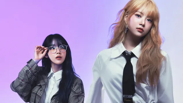 'Eunchae with Sakura' fra LE SSERAFIM - Easy Album (Weverse Ver.) Shoot 4K baggrundsbillede