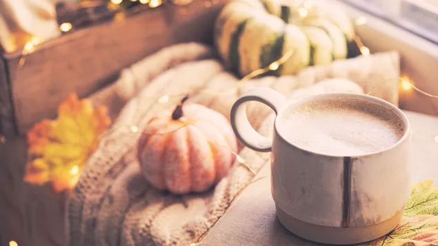 hierschtdekoratioun - kaffi a becher kleng kurbisgreisst a hierschtblieder eroflueden