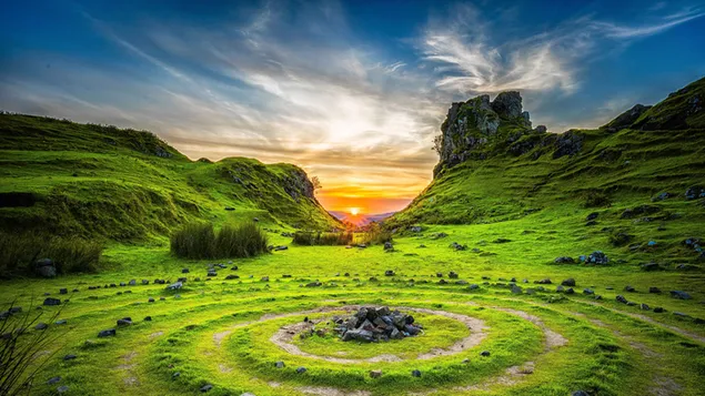 Mi Ren De Qing Shan He Lu Cao Tian Zai Ri Luo Shi Fu Kan Yang Guang Ming Mei De Tian Kong  Xia Zai