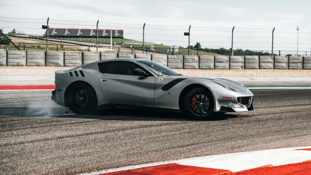 'Ferrari Super Car' [Coche deportivo gris metalizado]