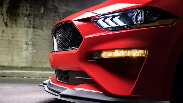 Vista frontal de Ford Mustang en color rojo 4K fondo de pantalla