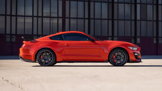 Ford Mustang Shelby GT500 2022 warna merah tampak samping unduhan