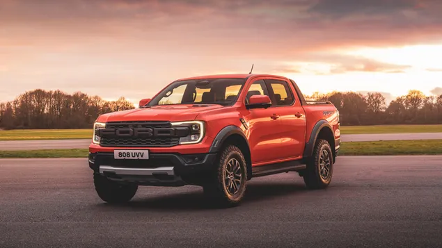 Ford Ranger Raptor 2022 nhìn từ trước và bên hông tải xuống