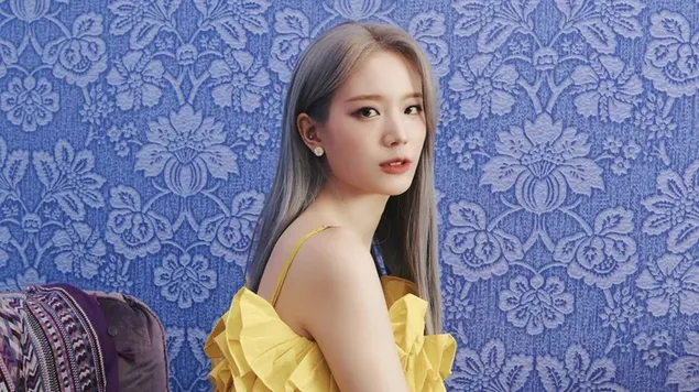 Fromis 9's Gyuri in Yellow Dress - 'Midnight Guest' Album Photoshoot 4K 壁紙