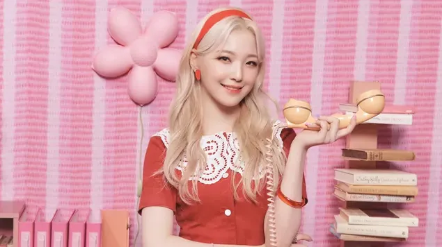 fromis 9's jiheon - 'talk & talk' mv photoshoot hvrd