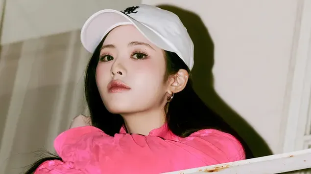 Jiwon عضو Fromis 9 في جلسة تصوير ألبوم "Midnight Guest" 4K خلفية