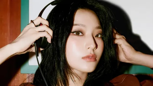 سيروم فروميس 9 | التقطت الصور لألبوم "ضيف منتصف الليل" 4K خلفية