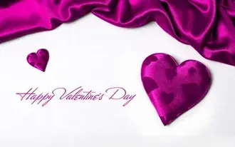 Fuchsia-Stoffherzen und fröhlicher Valentinstag-Schriftzug HD Hintergrundbild
