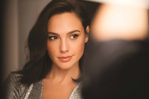 Gal Gadot - Pemotretan Kampanye Revlon unduhan