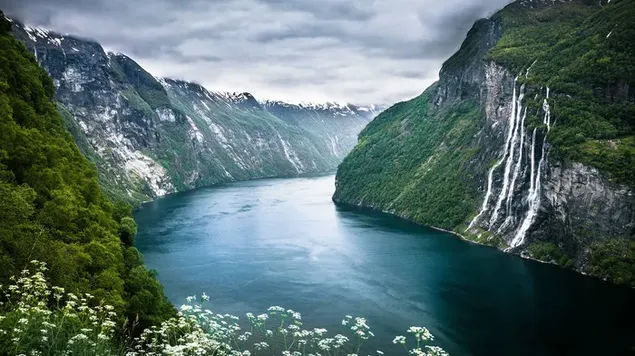 Fiordo de Geirangerfjord en Noruega