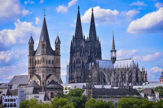 Gereja Great St.Martin dan Katedral Cologne dan di Cologne, Jerman unduhan