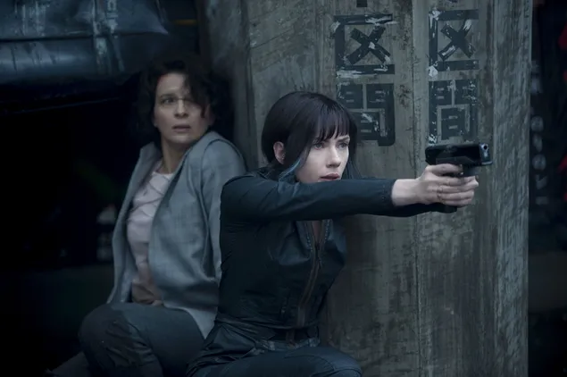 Film Ghost in the Shell - Scarlett Johansson dengan pistol unduhan