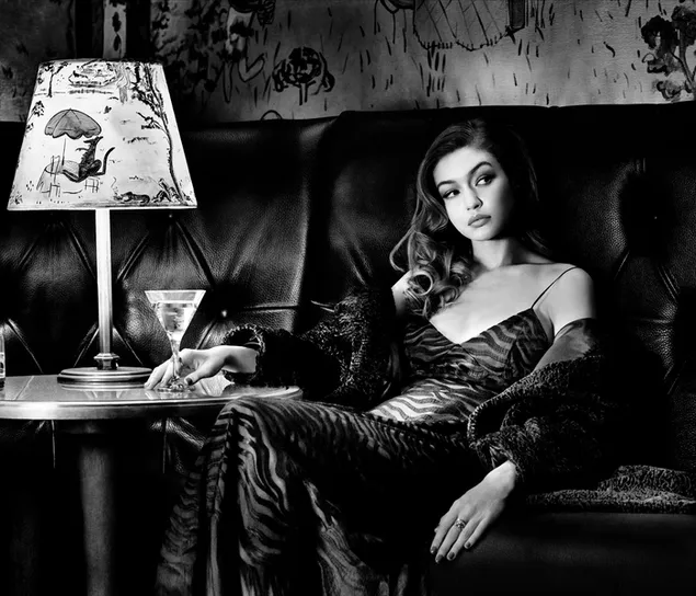 Gigi Hadid - 美丽的美国模特（单色 BG） 2K 壁纸