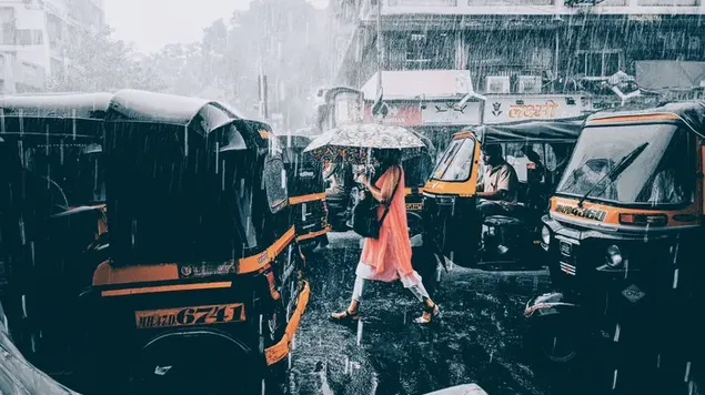 meitene staiga lietu starp masinam lejupieladet