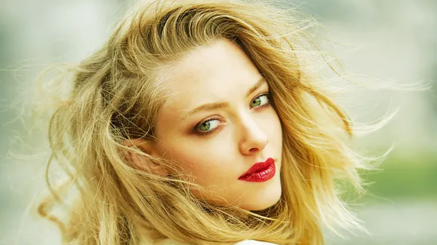 Gorgeous 'Amanda Seyfried' Elle Photoshoot download
