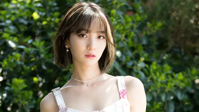 'Oh My Girl' (K-Pop Band) の 'Nonstop' MV Shoot (2020) のゴージャスなビニー 4K 壁紙