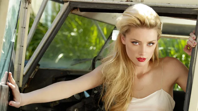 Hình nền Cô gái tóc vàng tuyệt đẹp 'Amber Heard' - Nữ diễn viên người Mỹ 4K
