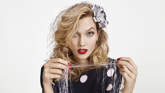 華麗的金發女郎“Karlie Kloss”——美國時裝模特 4K 壁紙