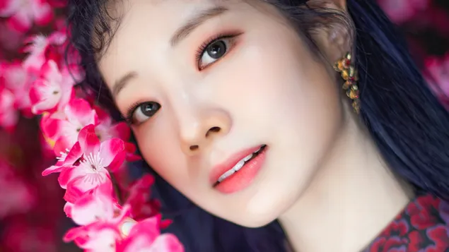 Underbara Dahyun i "More & More" MV (2020)-inspelning från Twice [K-Pop Band] 4K bakgrund