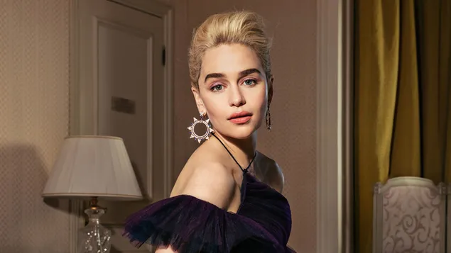 Ταπετσαρία Η πανέμορφη «Emilia Clarke» στη φωτογράφηση των Καννών 4K