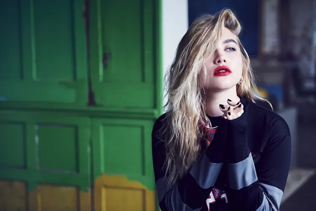 'Florence Pugh' המדהים בתצלום של מגזין Glamour UK 4K טפט
