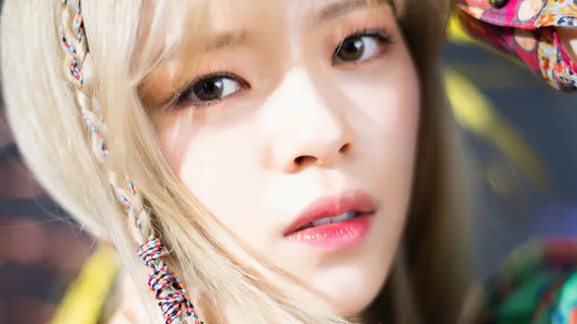 جئونگ یون باشکوه در "More & More" MV (2020) فیلمبرداری از Twice (گروه کی پاپ) کاغذدیواری  4K