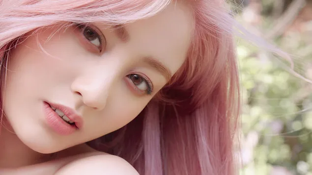 'More & More' MV [2020] 트와이스 촬영에서 화려한 지효(K팝 밴드) 4K 배경화면