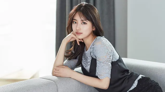 Gorgeous Korean Model & Singer 'Bae Suzy'