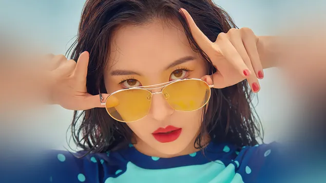 Прекрасната корејска пејачка „Сунми“ 4K тапет