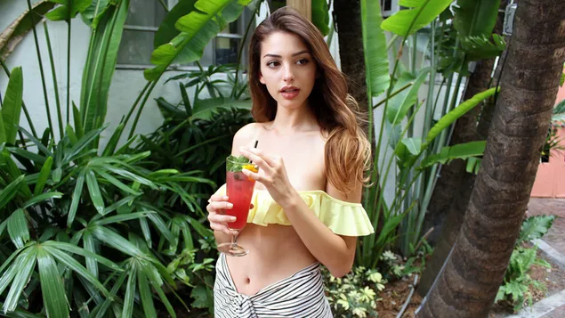 הדוגמנית המהממת 'סלין פרח' | דגם אמריקאי 4K טפט