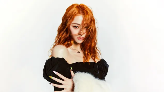 LE SSERAFIM의 화려한 빨간머리 '윤진' - Easy Album (Compact Ver.) 촬영 4K 배경화면