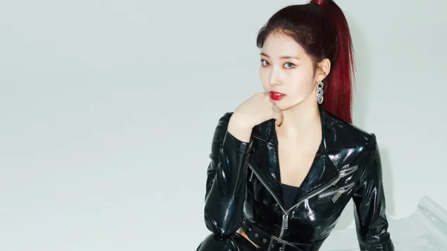 Sihyeon i mrekullueshëm në 'La Di Da' MV Shoot (2020) nga Everglow (K-Pop Band) 4K sfond