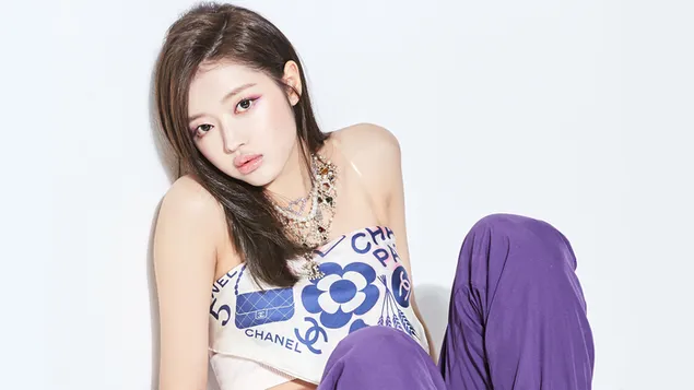 Hình nền YooA lộng lẫy trong MV Shoot 'Nonstop' (2020) của 'Oh My Girl' (K-Pop Band) 4K