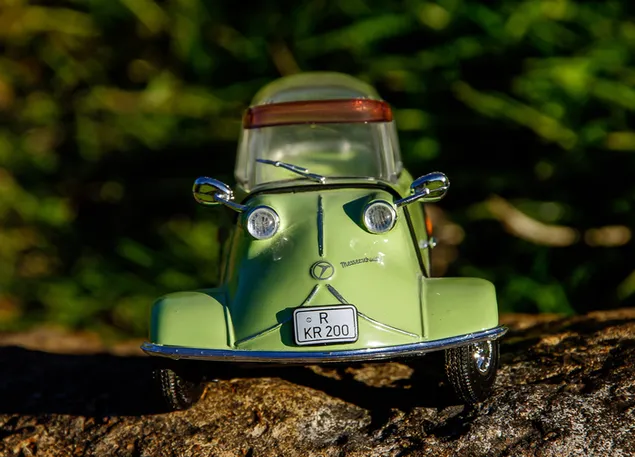Groene Messerschmitt Kr200 schattige miniatuur 2K achtergrond