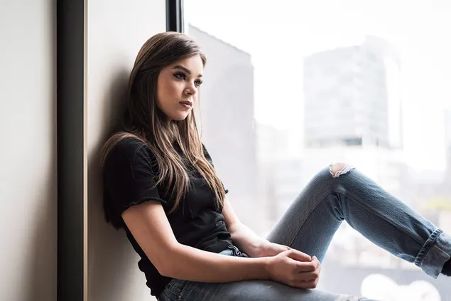 היילי סטיינפלד - שחקנית וזמרת אמריקאית 2K טפט