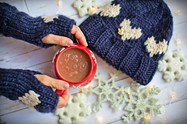 มือถือ Hot Choco สีแดงหนึ่งแก้วพร้อมหมวก เกล็ดหิมะ และไฟนางฟ้า 4K วอลเปเปอร์