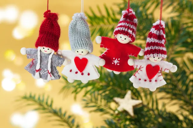 Hängende Weihnachtspuppen 4K Hintergrundbild