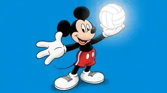 stastna kreslena postavicka mickey mouse drzici svitici volejbalovy mic na jasne modrem pozadi stahnout