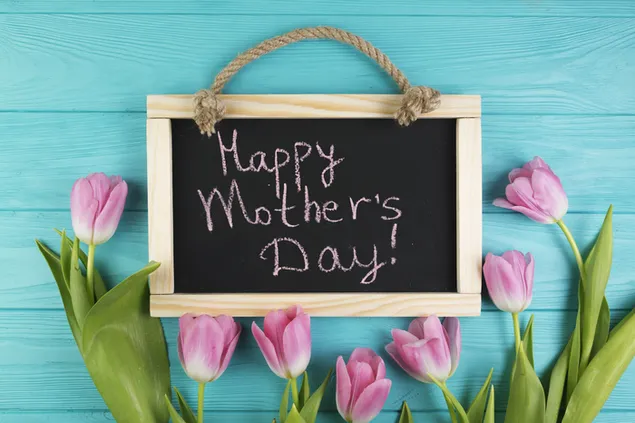 Happy Mother's Day Blackboard Note und Purple Tulip 4K Hintergrundbild