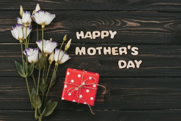 Happy Mother's Day White Font Note auf Holz 4K Hintergrundbild