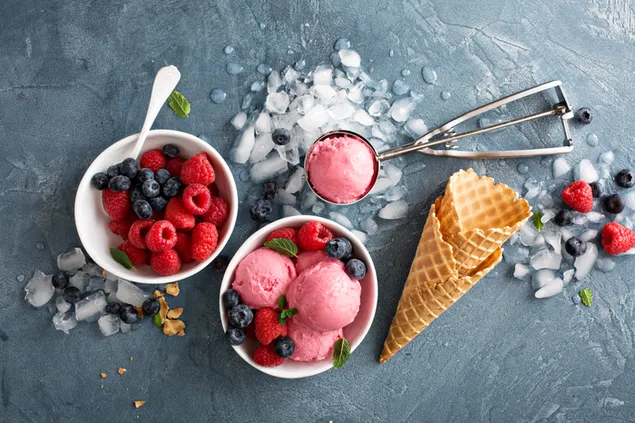 Helado De Fresa Y Cono De Waffle descargar
