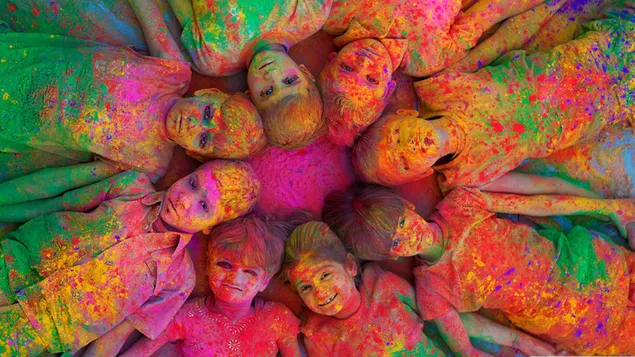 Muat turun Kanak-kanak perayaan Holi - pesta berwarna-warni