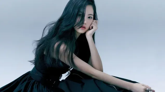 'Hong Eunchae' in zwarte jurk | Le Sserafim (Kpop Girls Group)