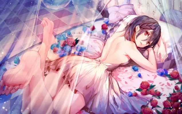 背中の開いたピンクのスカートでベッドに横たわっているホットなアニメの女の子